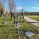 Campsite Pommiers Des Trois Pays 4*