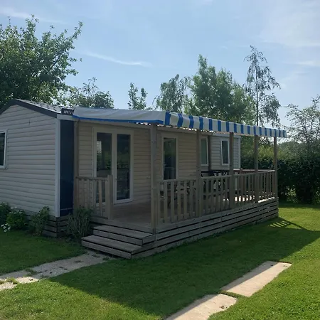 Camping Pommiers Des Trois Pays 4*