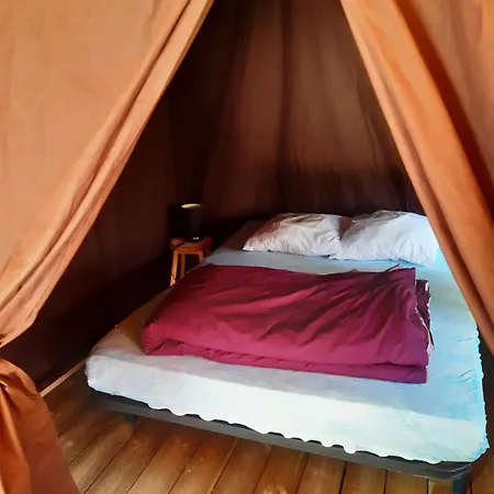 Pommiers Des Trois Pays Camping 4*