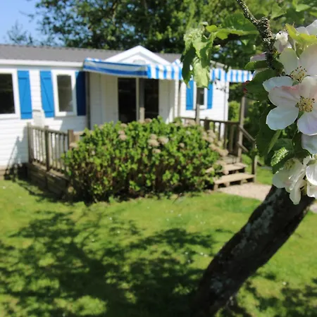Pommiers Des Trois Pays Camping 4*
