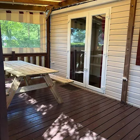 Pommiers Des Trois Pays Kamp alanı 4*