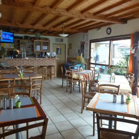 Κάμπινγκ Pommiers Des Trois Pays